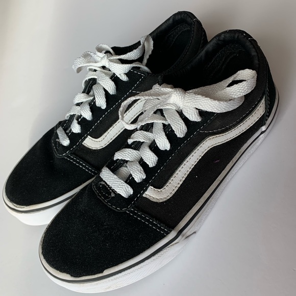 Vans Old Skool Classic Skate Shoes - Picture 6 of 10